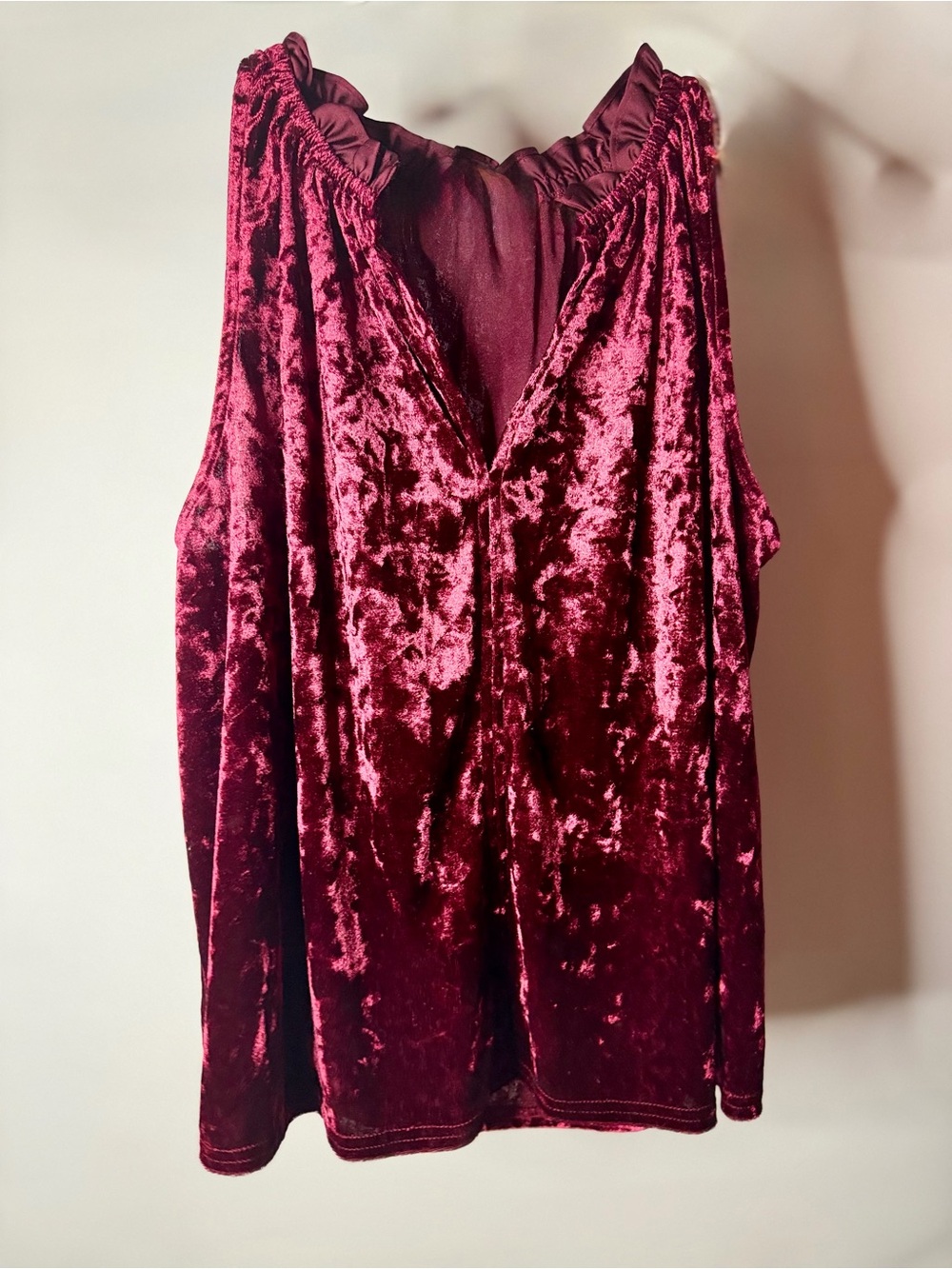 Velvet Heart Crushed Velvet Sleeveless V-Neck Tank in Burgundy